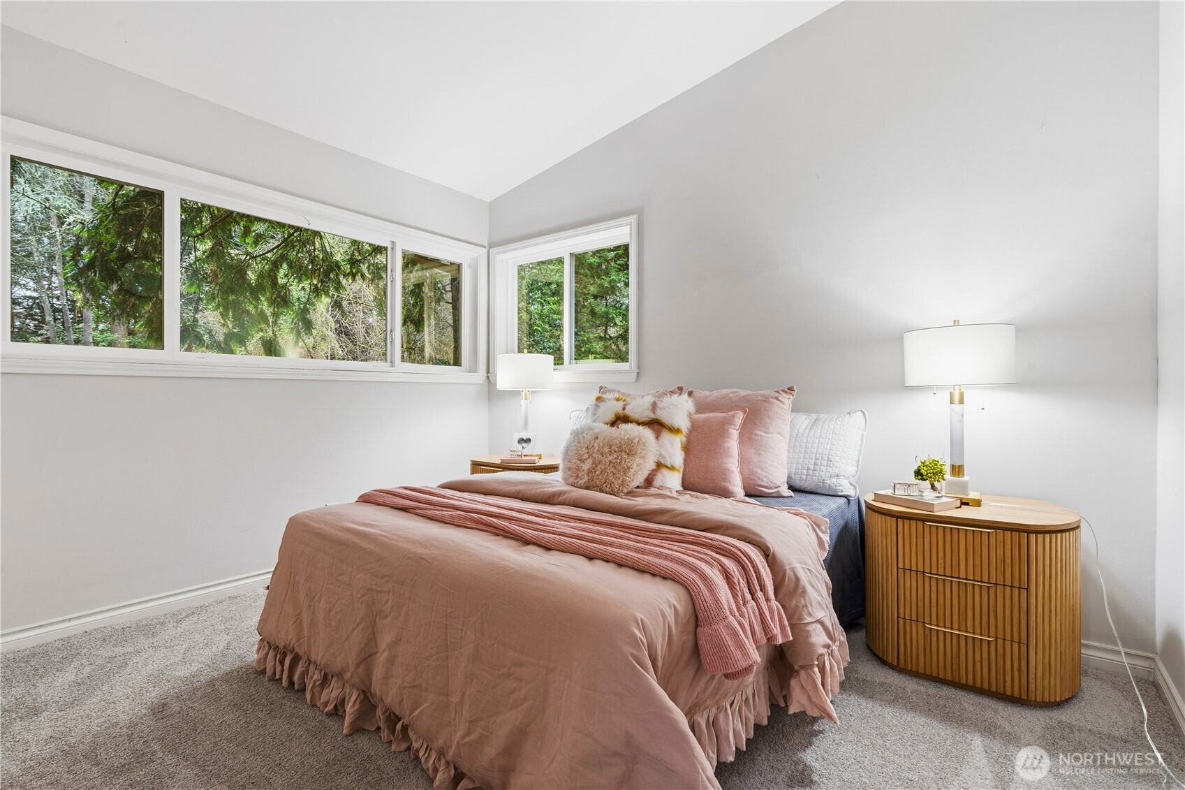 2431 Evergreen Point Road Medina, WA 98039 - Photo 26 of 40