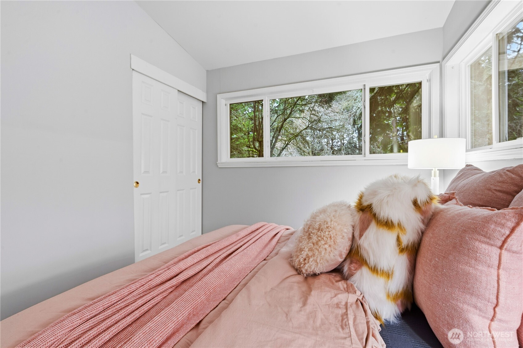 2431 Evergreen Point Road Medina, WA 98039 - Photo 27 of 40