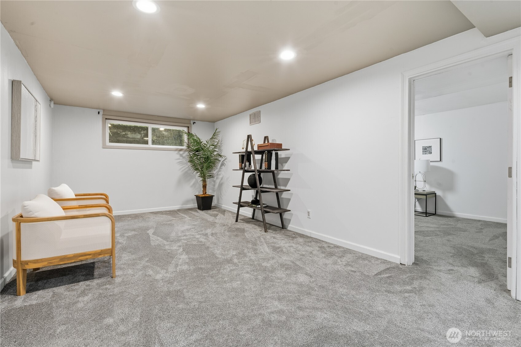 2431 Evergreen Point Road Medina, WA 98039 - Photo 32 of 40