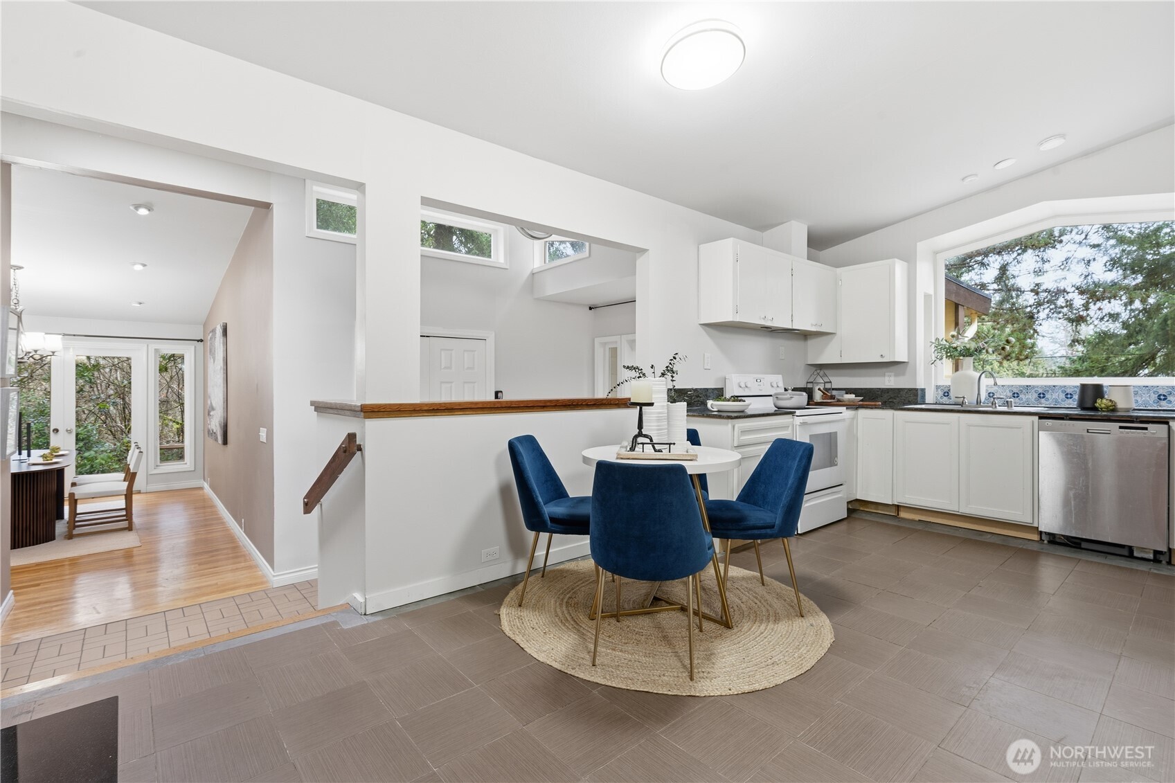 2431 Evergreen Point Road Medina, WA 98039 - Photo 10 of 40