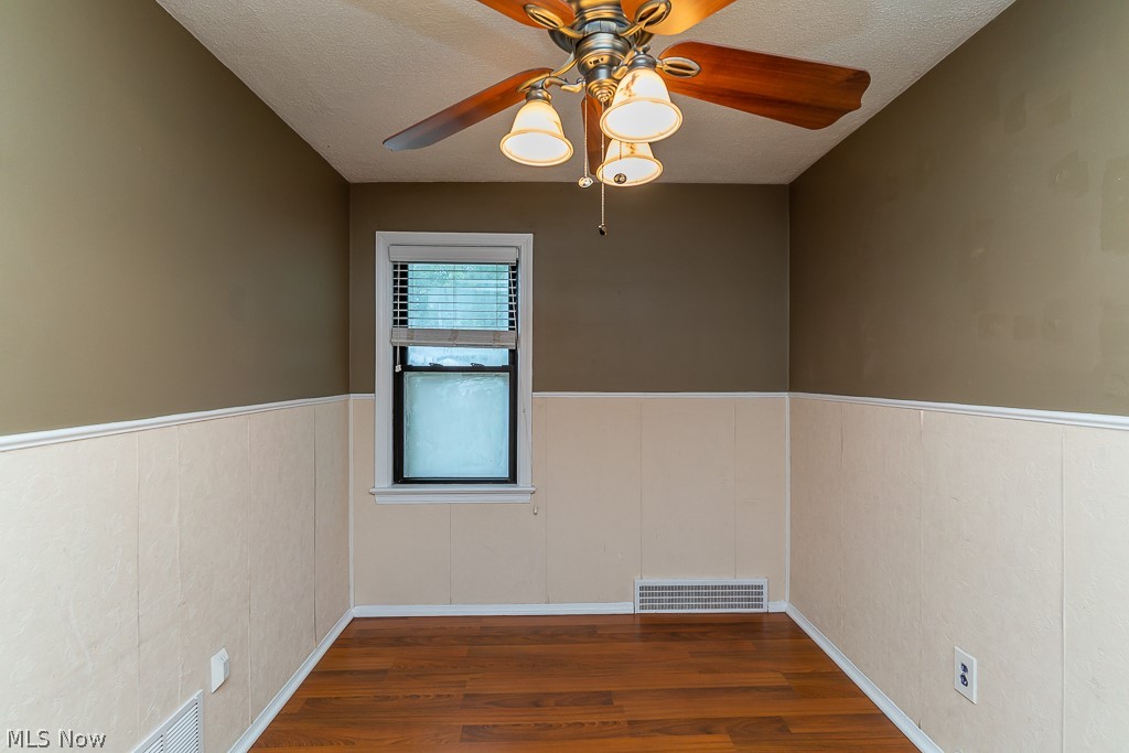 1663 Edgefield Road Lyndhurst, OH 44124 - Photo 14 of 33