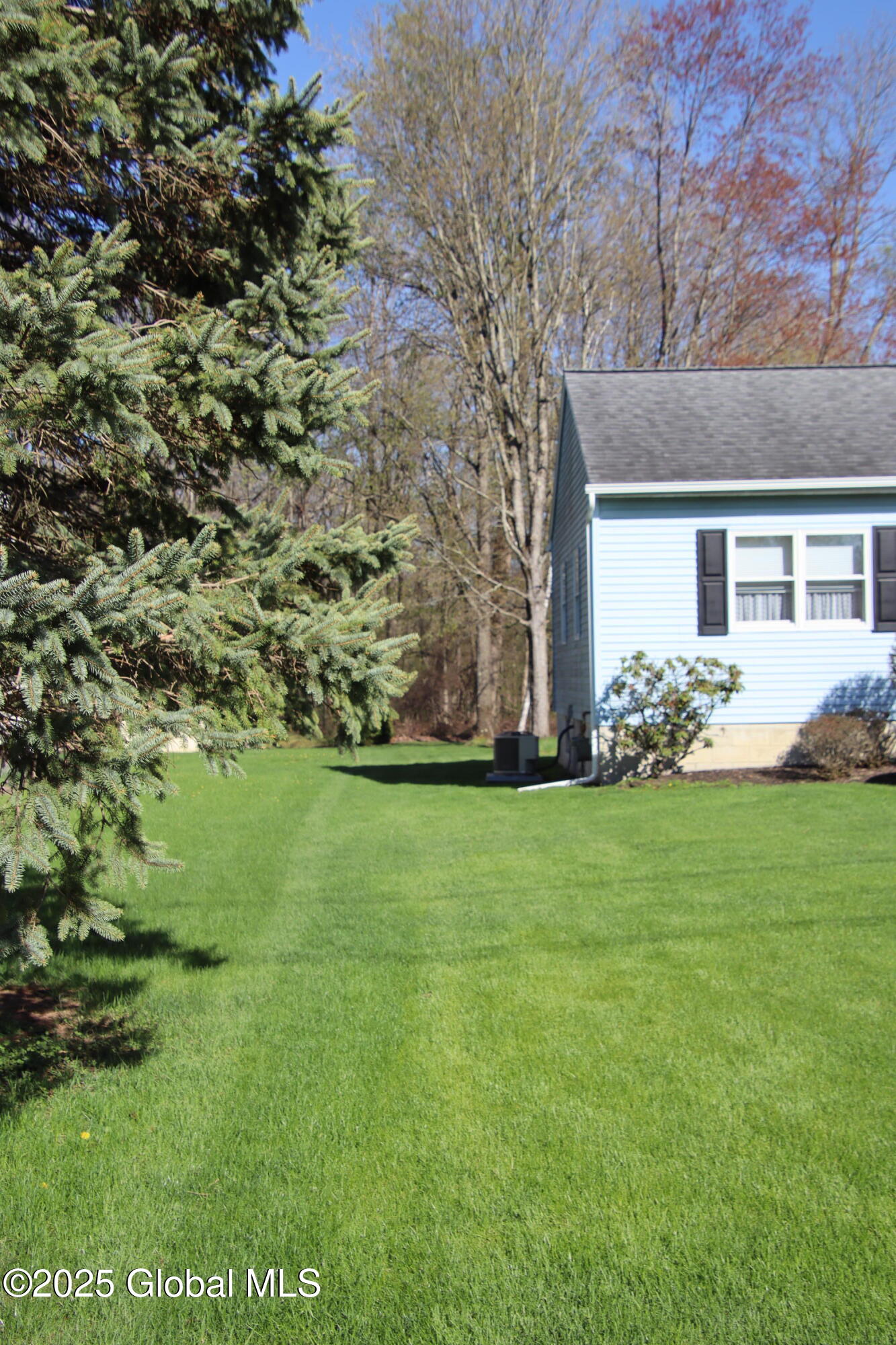 10 Stephen Road Schenectady, NY 12302 - Photo 3 of 33 IMG_0563