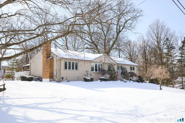 $649,500 | 121 Campbell Road, Trumbull, CT 06611