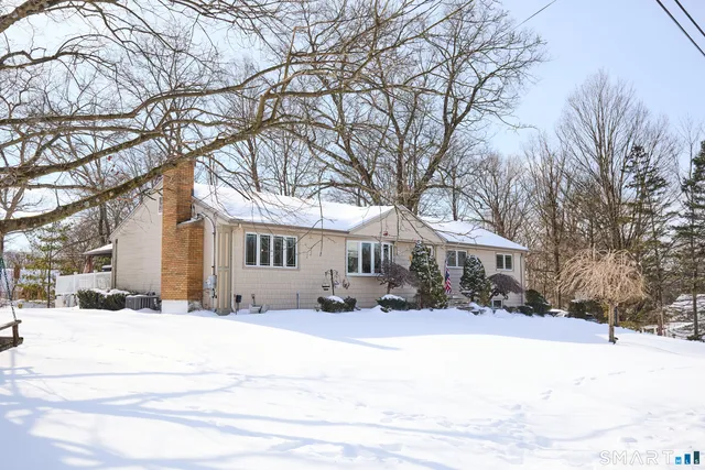 $649,500 | 121 Campbell Road, Trumbull, CT 06611