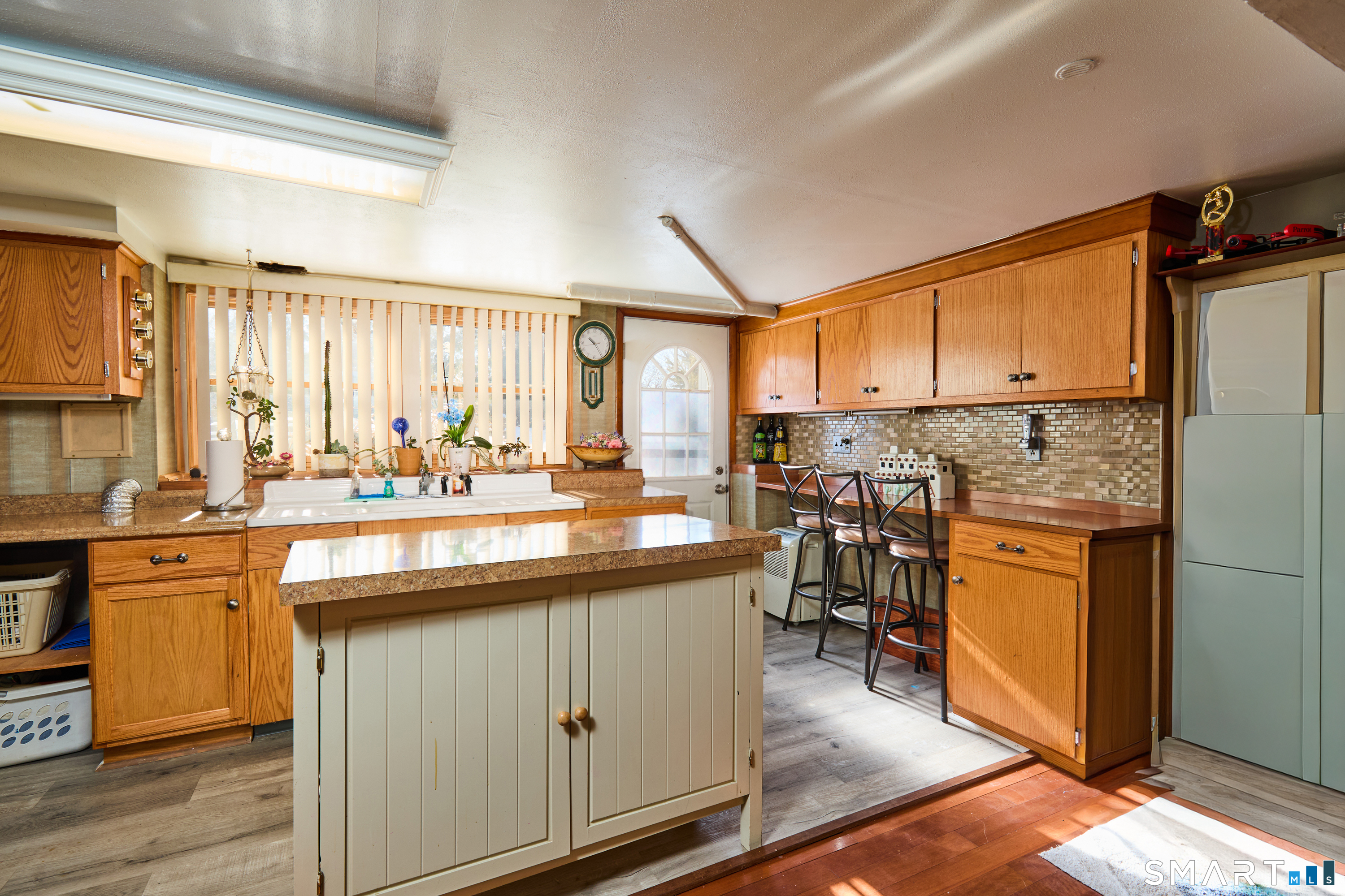 121 Campbell Road Trumbull, CT 06611 - Photo 24 of 35