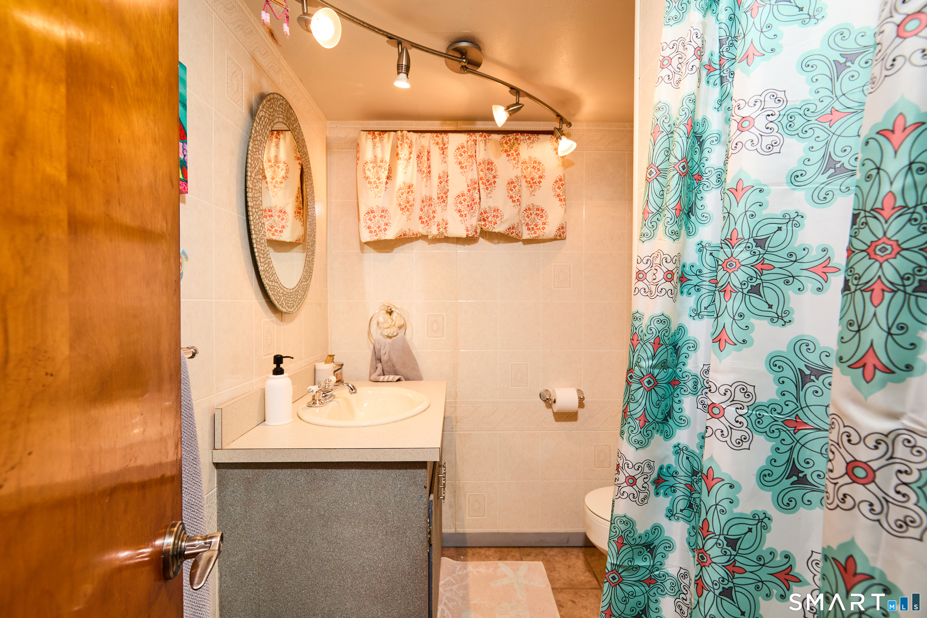 121 Campbell Road Trumbull, CT 06611 - Photo 26 of 35