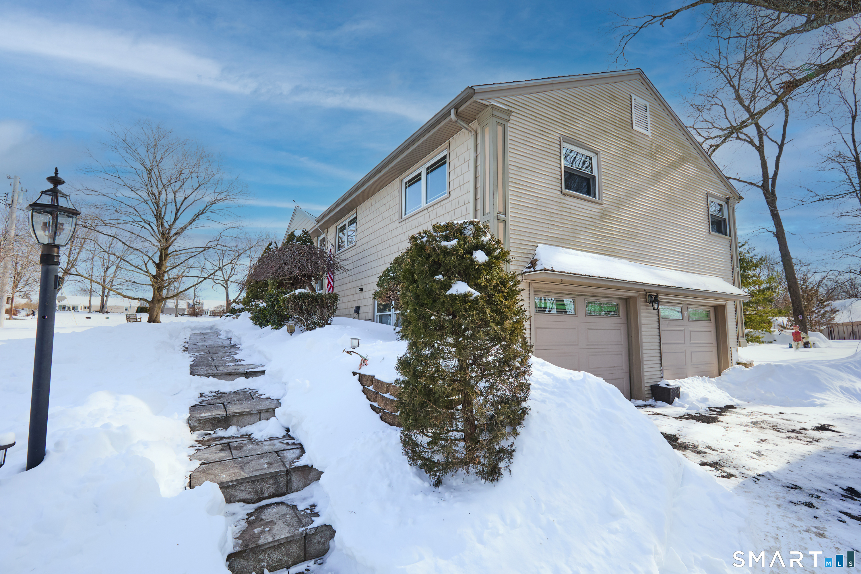 121 Campbell Road Trumbull, CT 06611 - Photo 33 of 35