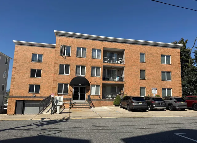 $447,200 | 4401 Smith Avenue, Unit 2A, North Bergen, NJ 07047