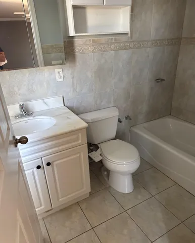 $447,200 | 4401 Smith Avenue, Unit 2A, North Bergen, NJ 07047