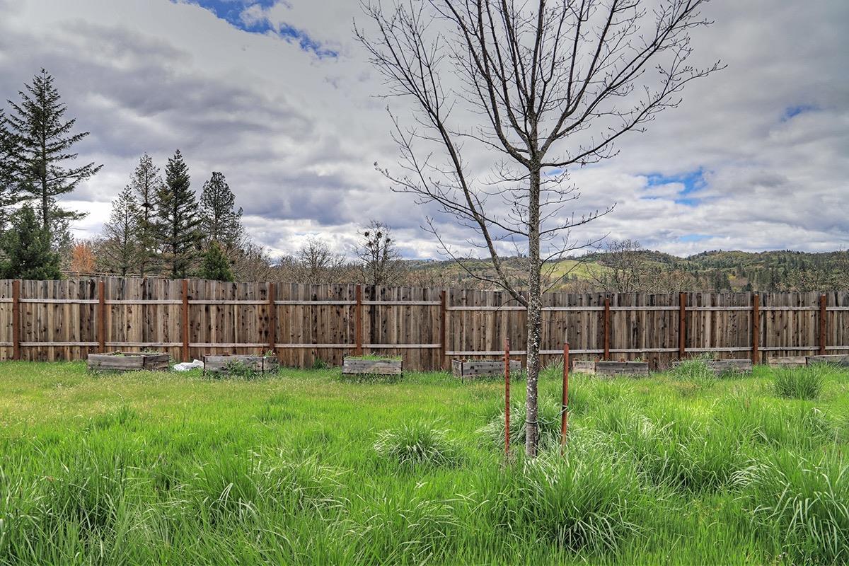 323 Harris Road Grants Pass, OR 97526 - Photo 18 of 23 Additional Photo