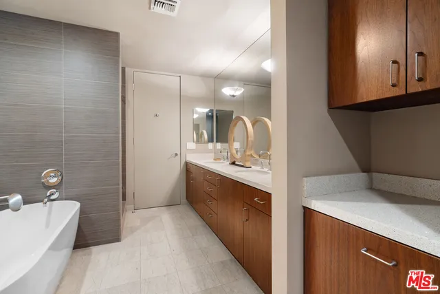 $19,750 | 2207 Bowmont Drive, Beverly Hills, CA 90210