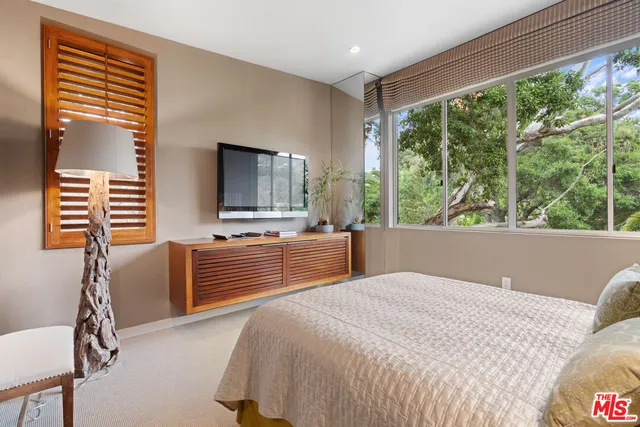 $19,750 | 2207 Bowmont Drive, Beverly Hills, CA 90210