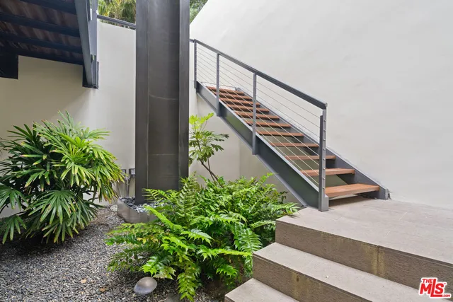 $19,750 | 2207 Bowmont Drive, Beverly Hills, CA 90210