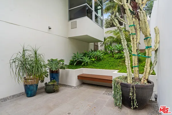 $19,750 | 2207 Bowmont Drive, Beverly Hills, CA 90210