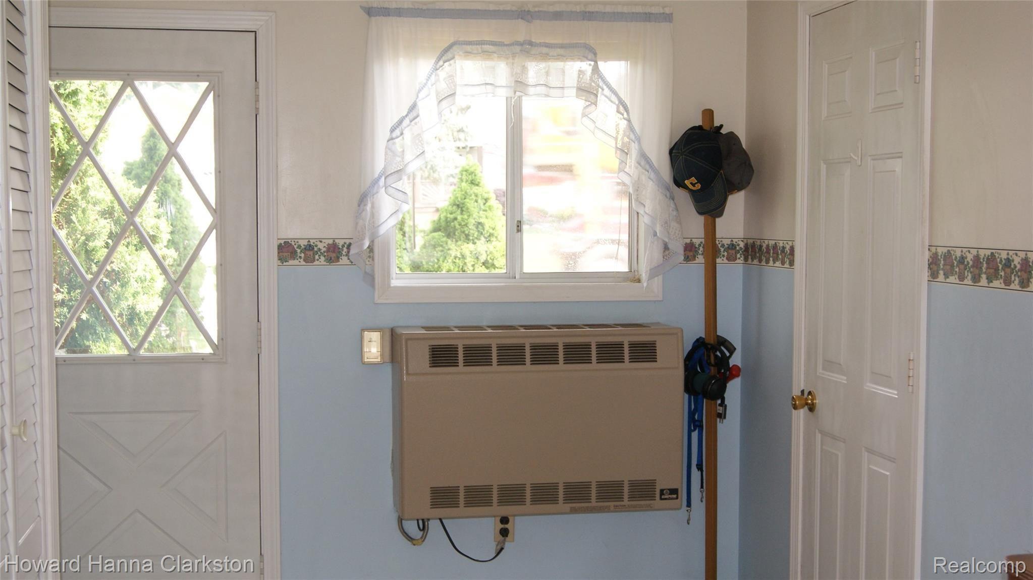 5445 Maybee Road Clarkston, MI 48346 - Photo 10 of 18 Additional heater in breezeway