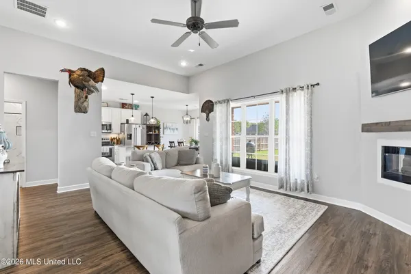 $355,000 | 121 Janey Drive, Senatobia, MS 38668