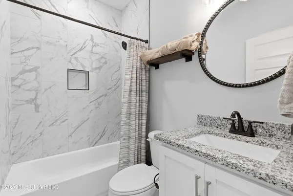 $355,000 | 121 Janey Drive, Senatobia, MS 38668