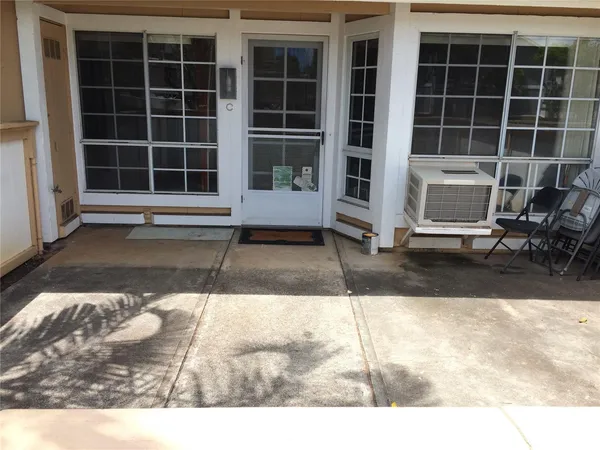$3,000 | 432 Mananai Place, Unit 18C, Honolulu, HI 96818