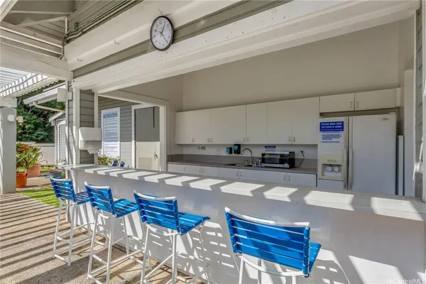 $3,000 | 432 Mananai Place, Unit 18C, Honolulu, HI 96818