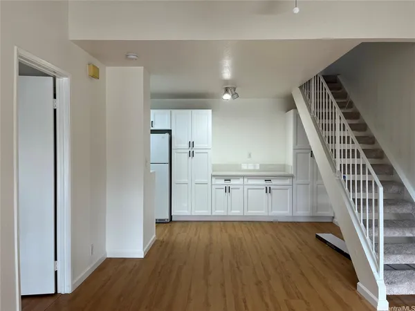 $3,000 | 432 Mananai Place, Unit 18C, Honolulu, HI 96818