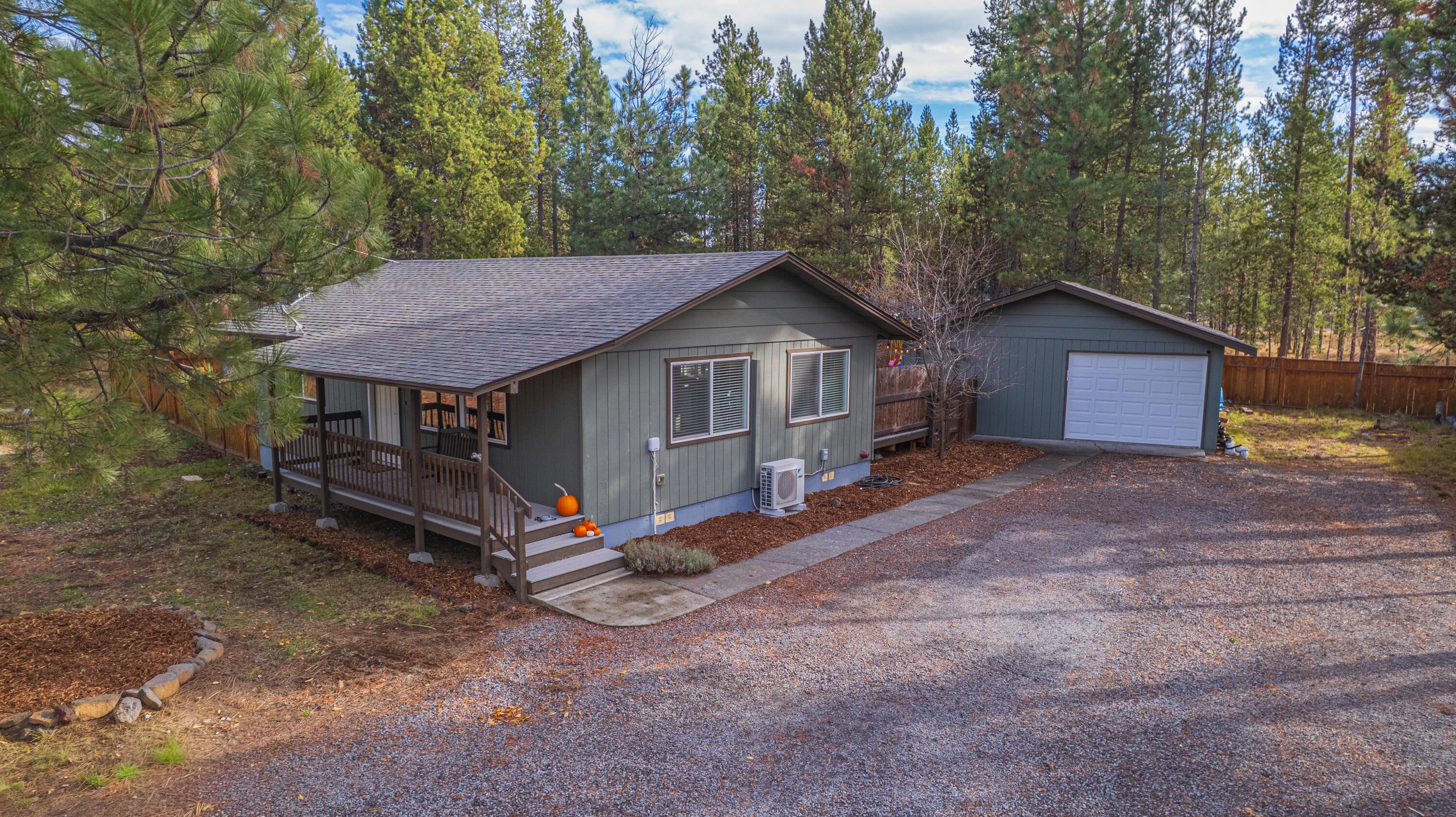 56078 Snow Goose Road Bend, OR 97707 - Photo 2 of 46 This single-level hideaway in Central Oregon sits on a large (.62 ac. +/-)