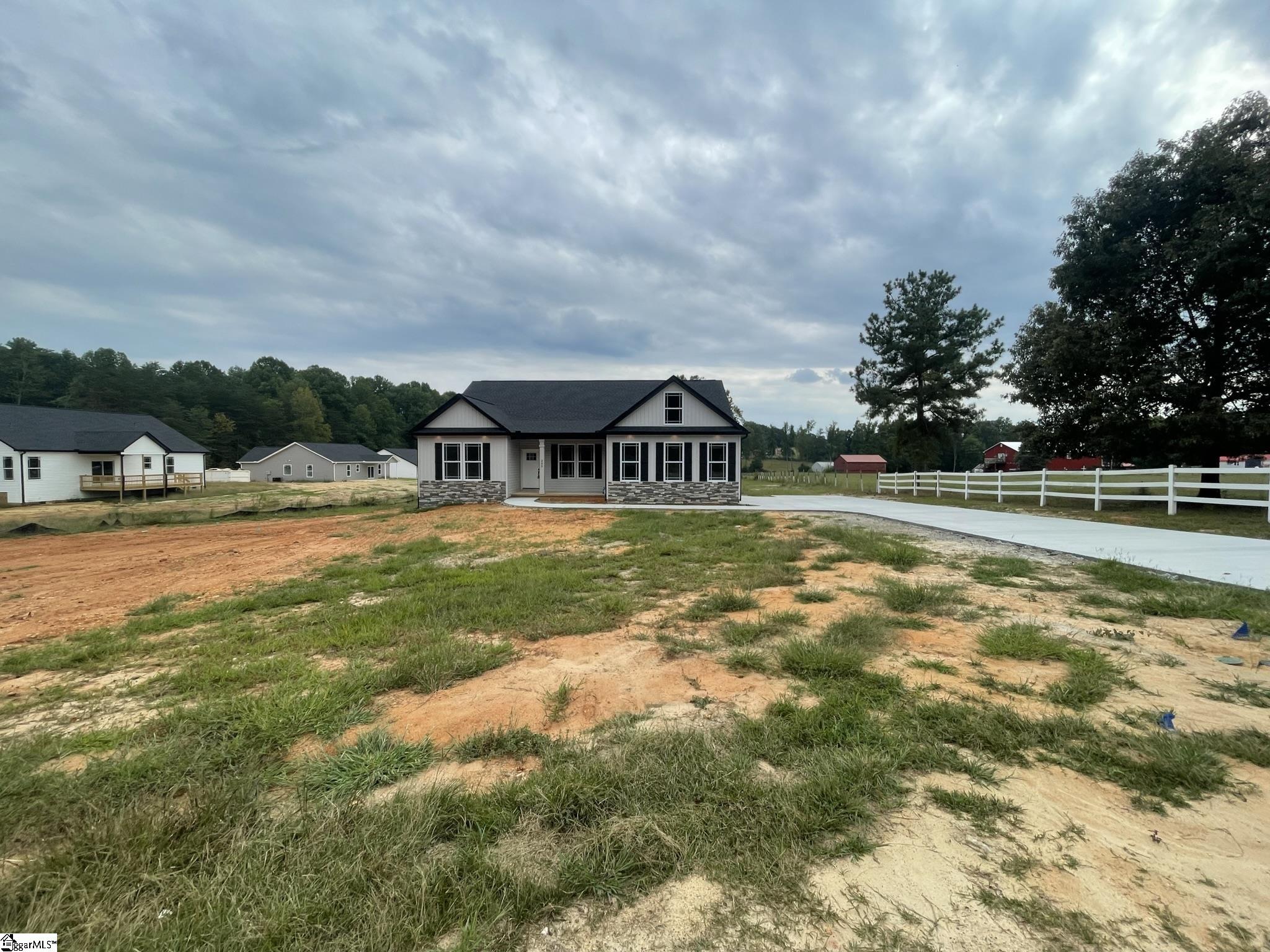 245 Dill Road Campobello, SC 29322 - Photo 2 of 24