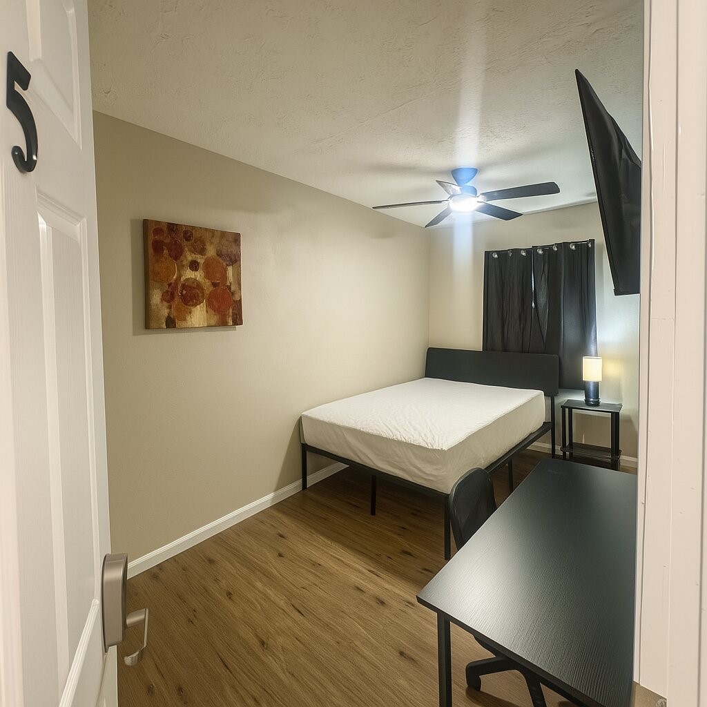 5400 Lotus Street Houston, TX 77085 - Photo 7 of 20