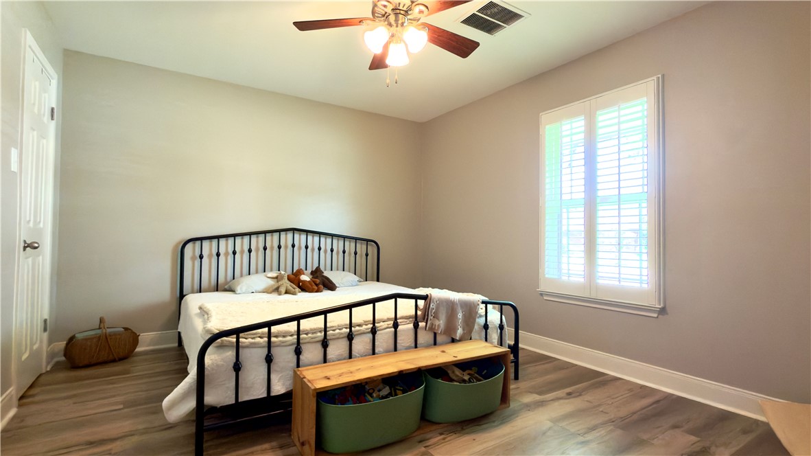 638 Moray Place Corpus Christi, TX 78411 - Photo 27 of 34 Bedroom 3