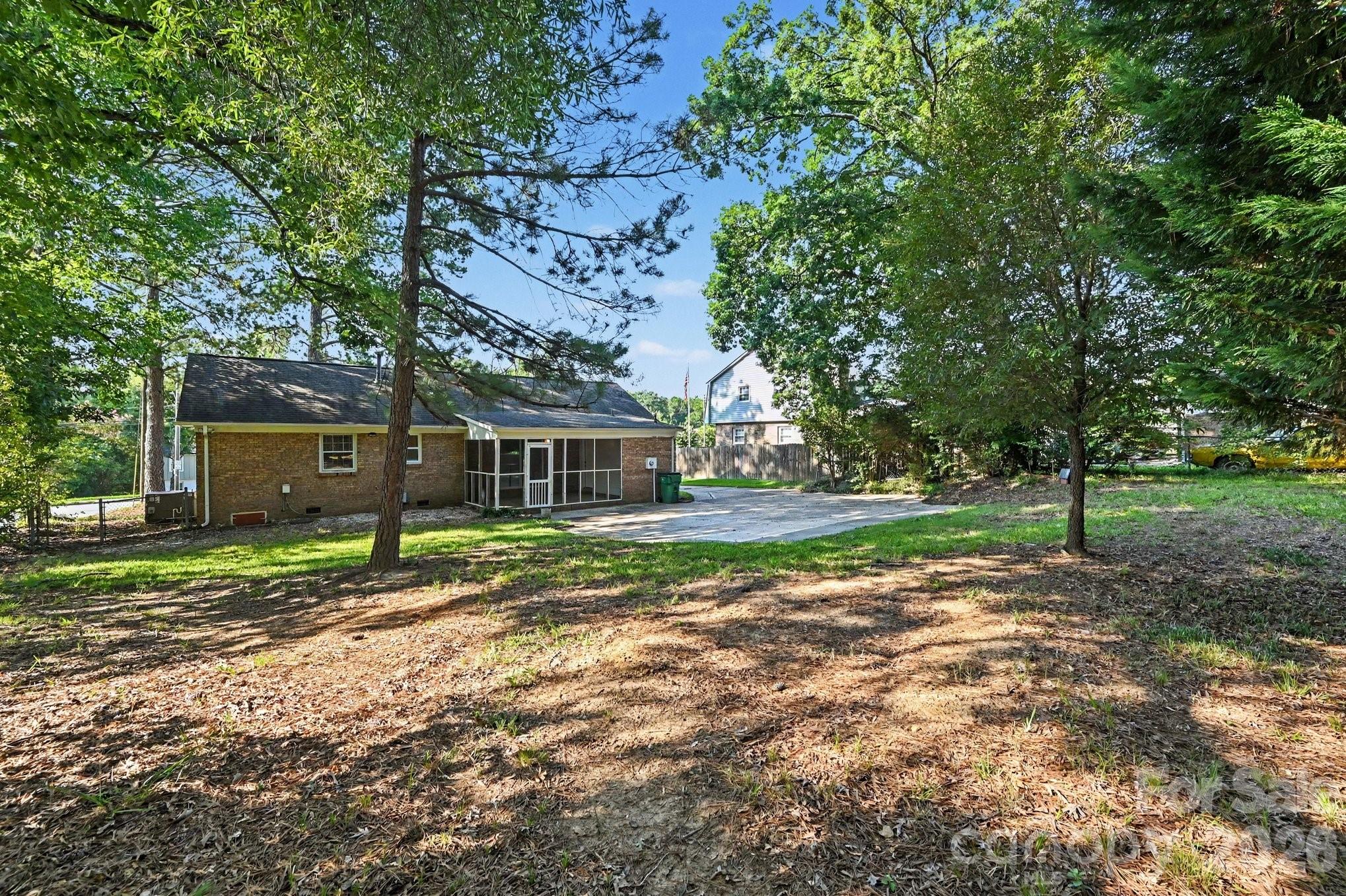 6915 Idlewild Road Charlotte, NC 28212 - Photo 17 of 18 Gallery Image 17