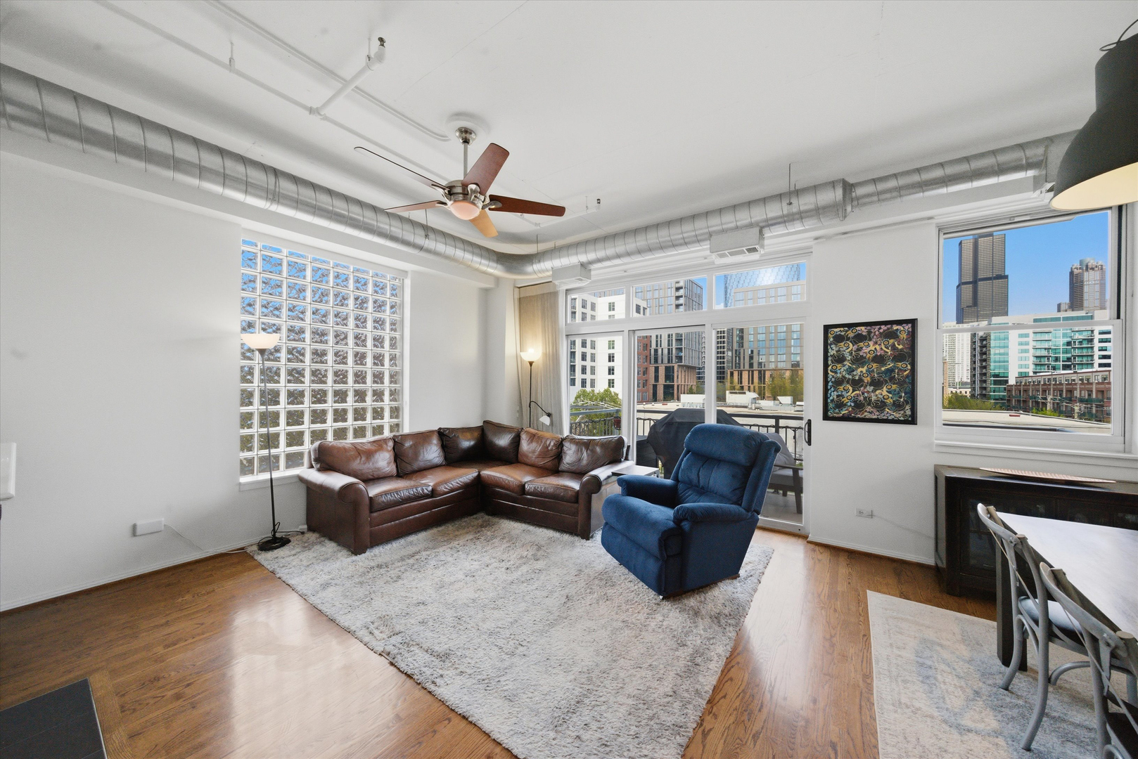 950 West Monroe Street, Unit 401 Chicago, IL 60607 - Photo 7 of 27 Gallery Image 7