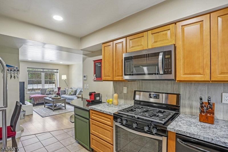272 Walnut Street, Unit 6D Newark, NJ 07105 - Photo 10 of 24