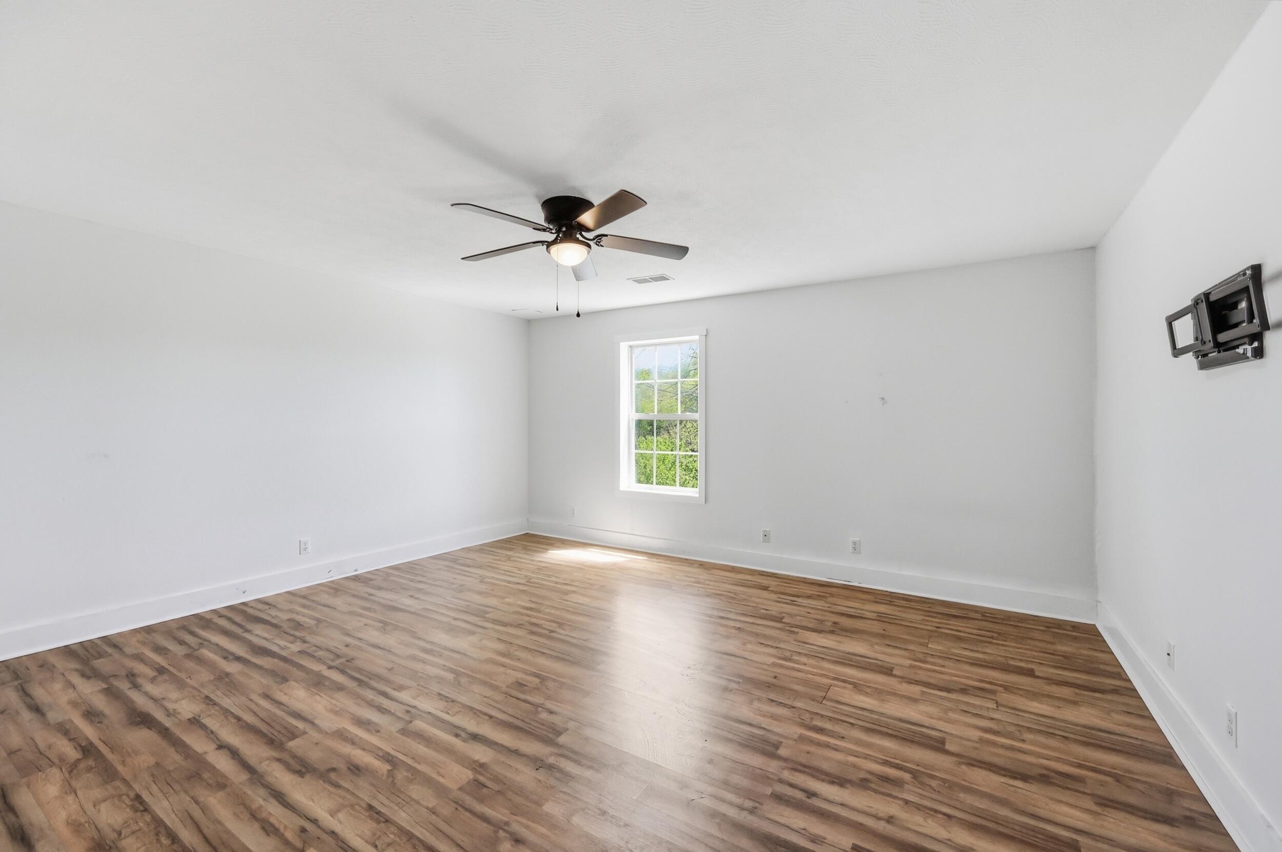 1531 Aaron Barnett Road Lawrenceburg, KY 40342 - Photo 41 of 60 Lower Level Bedroom #2