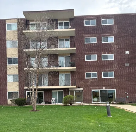 $189,000 | 5300 Walnut Avenue, Unit 6E, Downers Grove, IL 60515