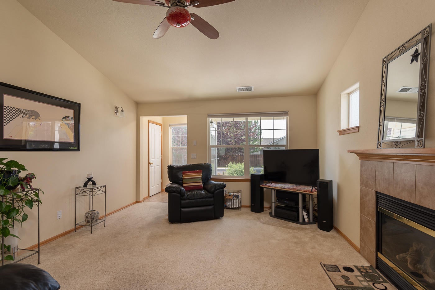 1132 Southwest 33rd Street Redmond, OR 97756 - Photo 6 of 20 33rd_Bergs-2