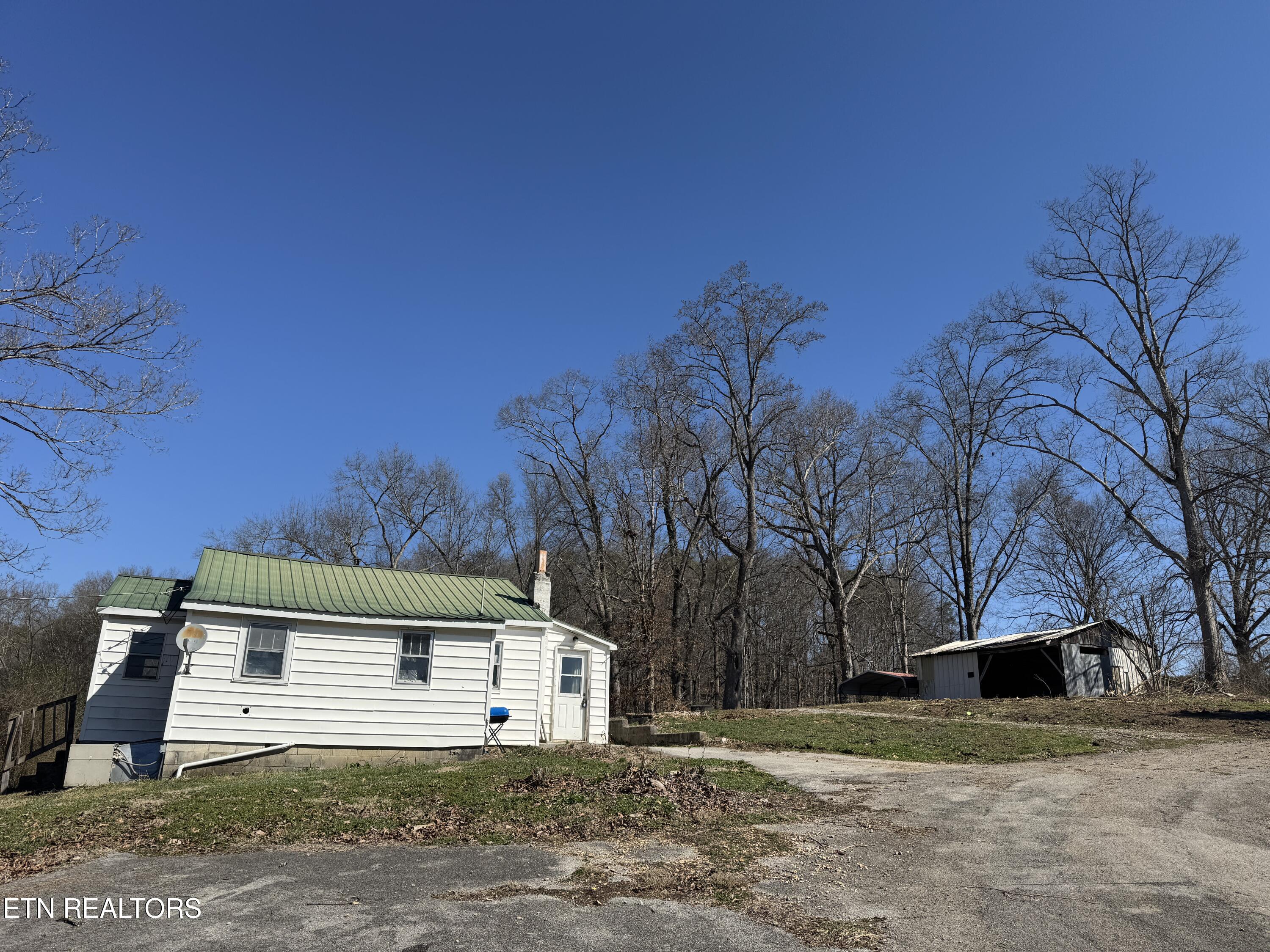 2516 Roseberry Road Mascot, TN 37806 - Photo 3 of 24 IMG_2621