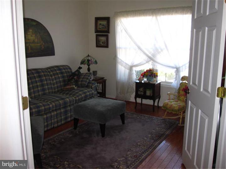 9 Oak Ridge Court Columbus, NJ 08022 - Photo 14 of 16 Bedroom 2
