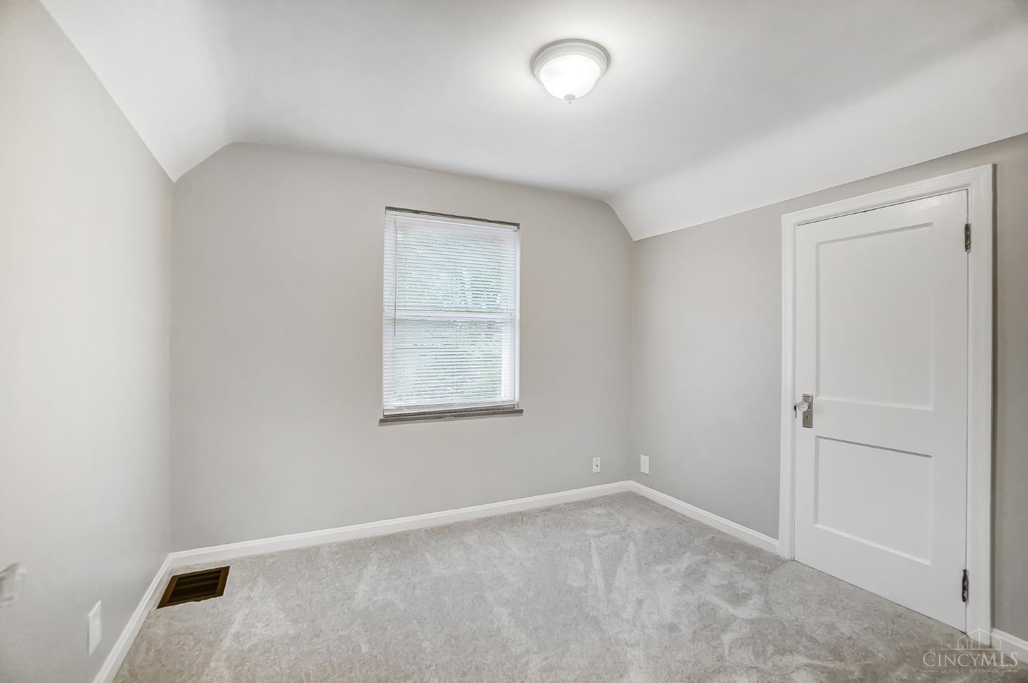 3511 West Galbraith Road Cincinnati, OH 45239 - Photo 28 of 42