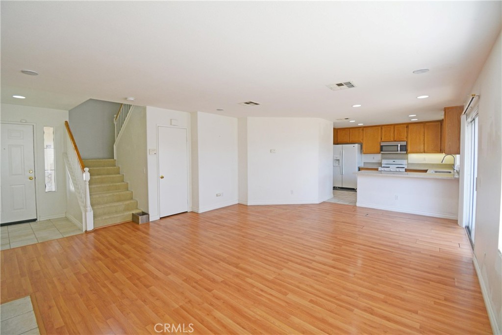 274 Settlers Road Upland, CA 91786 - Photo 6 of 23