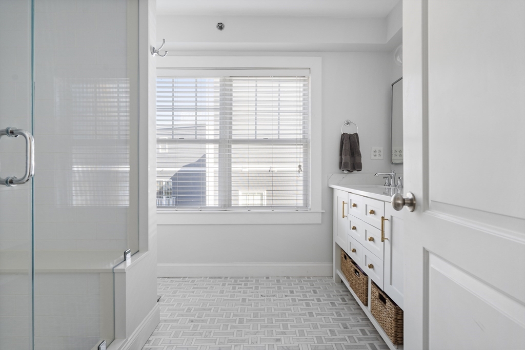 35 Middle Street, Unit A Boston, MA 02127 - Photo 15 of 24