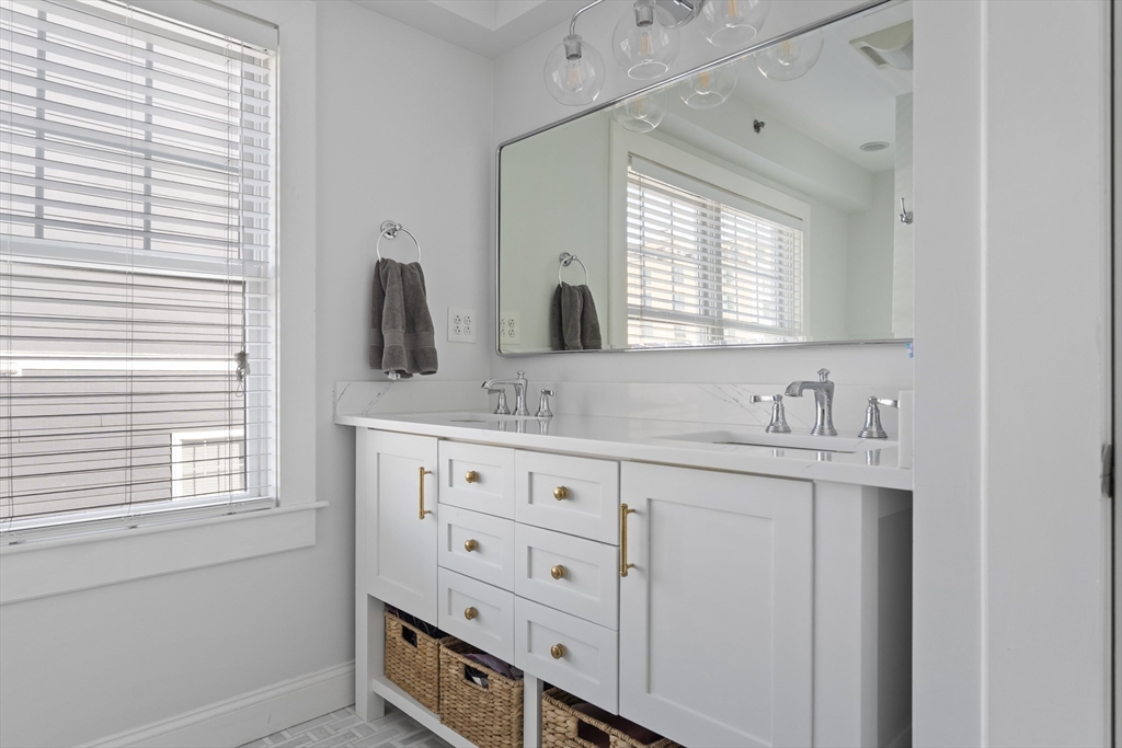 35 Middle Street, Unit A Boston, MA 02127 - Photo 16 of 24