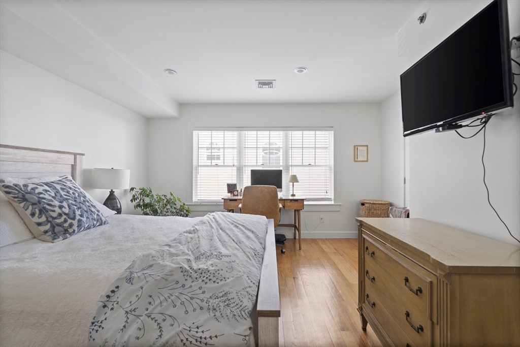35 Middle Street, Unit A Boston, MA 02127 - Photo 18 of 24