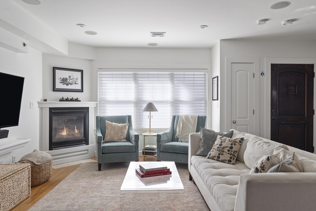 35 Middle Street, Unit A Boston, MA 02127 - Photo 5 of 24
