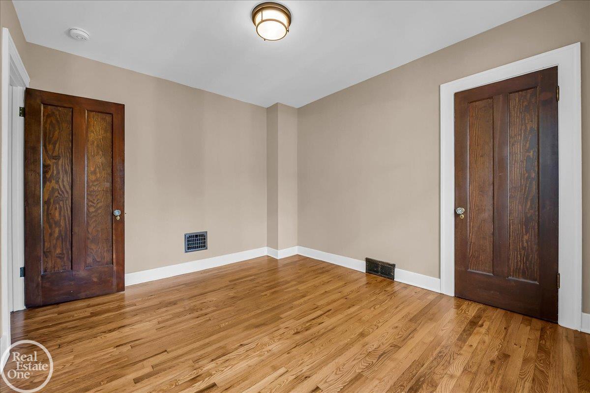 1357 Nottingham Road Grosse Pointe Park, MI 48230 - Photo 23 of 38