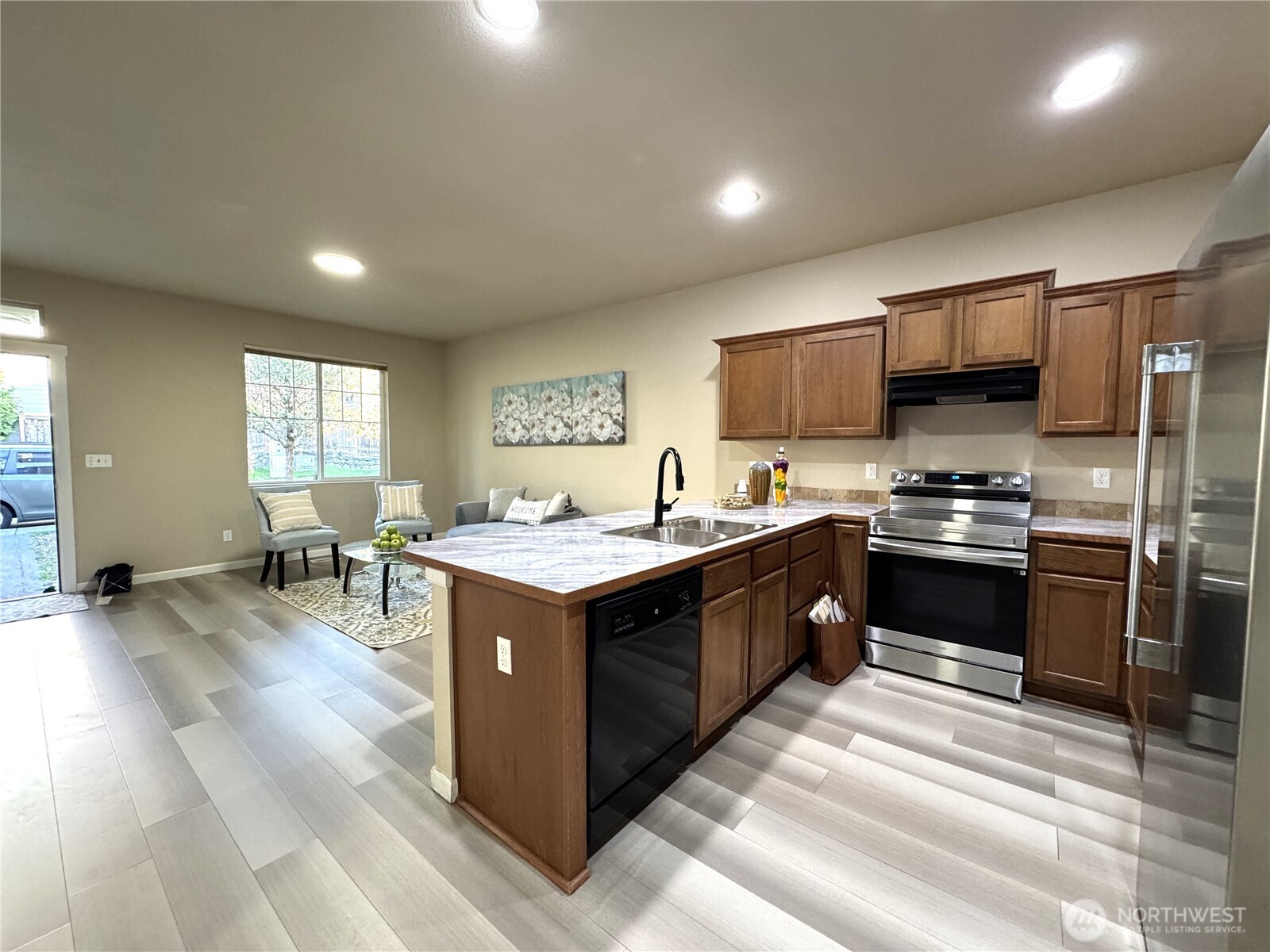 367 Graham Avenue Northeast Renton, WA 98059 - Photo 11 of 32