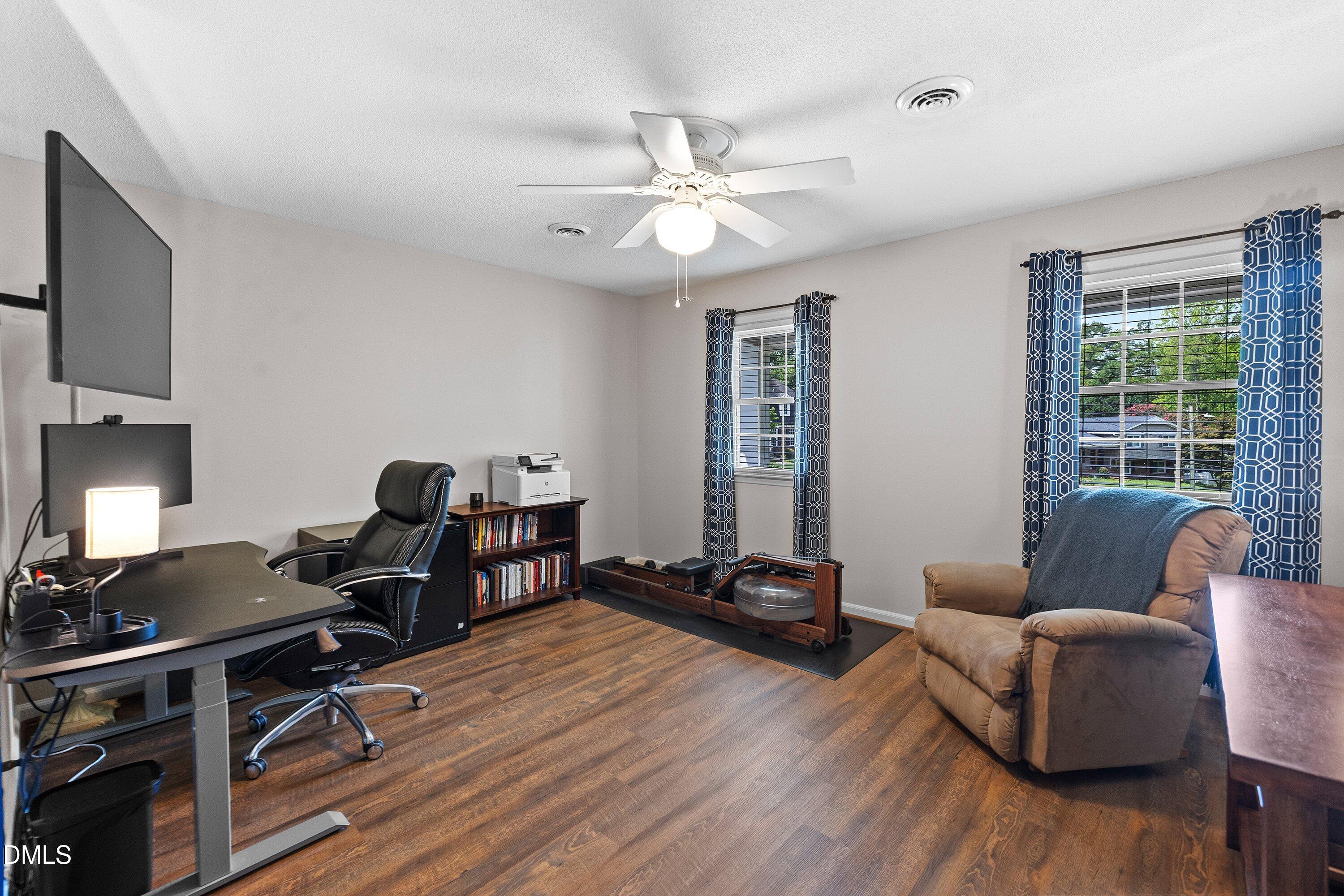 911 Emory Lane Raleigh, NC 27609 - Photo 38 of 55 42-911 Emory Ln_2076