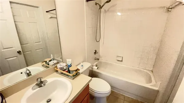 $184,900 | 859 Northwest 21st Avenue, Unit 859, Gainesville, FL 32609