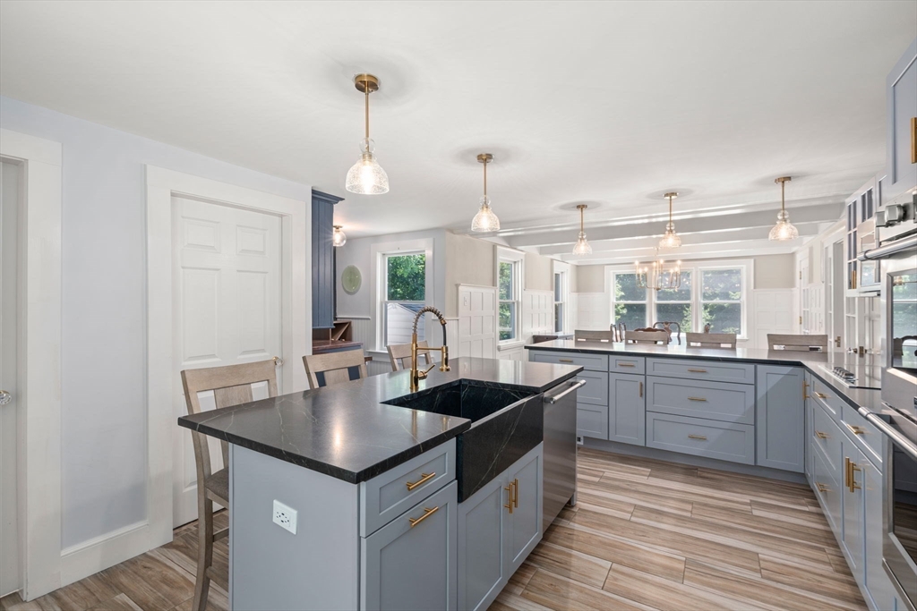 11 Scott Street Bellingham, MA 02019 - Photo 3 of 35