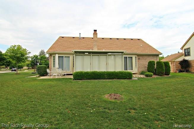 45167 Glengarry Road Canton, MI 48188 - Photo 7 of 39 Back view