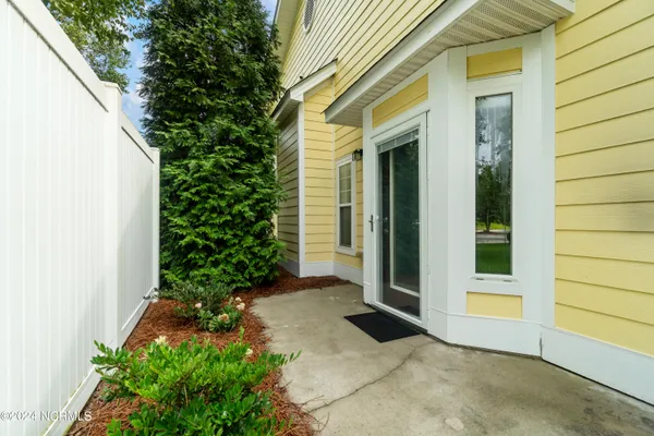 $289,000 | 300 Sweetwater Cove, Newport, NC 28570