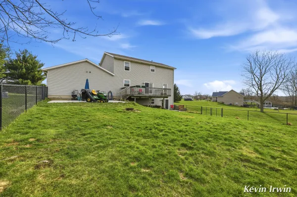 $529,900 | 7233 Russet Trail Northeast, Rockford, MI 49341